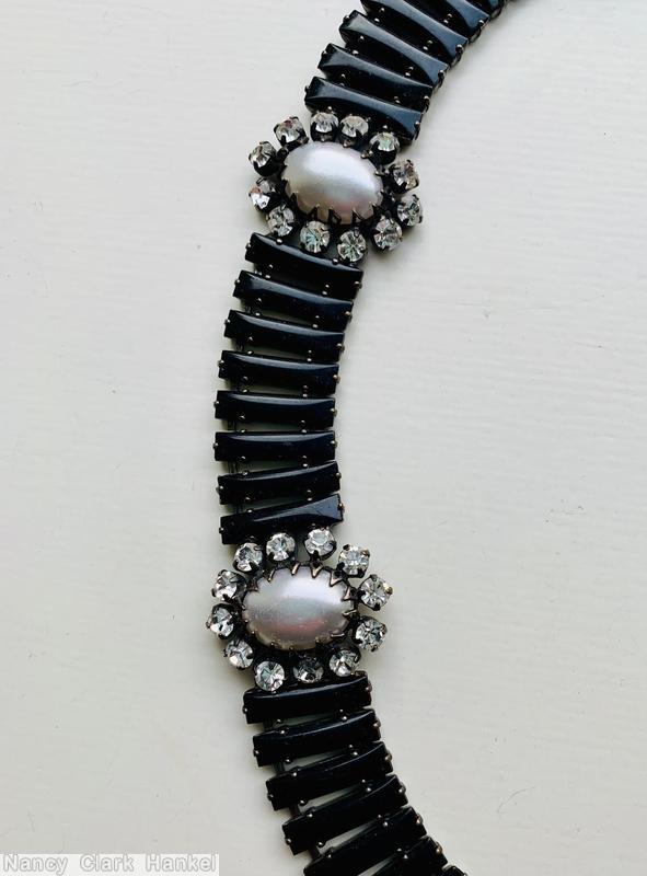 Schreiner 10 large oval stone surrounded by 12 small chaton connected by 8 keystone jet keystone large oval faux pearl crystal small chaton silvertone jewelry