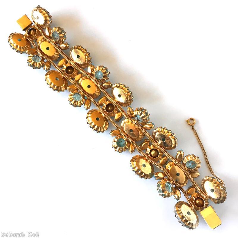 Schreiner 2 strand 4 large oval cab 5 small chaton 10 small navette center row 5 large oval cab side row aqua venetian glass oval cab moonglow aqua small navette goldtone jewelry