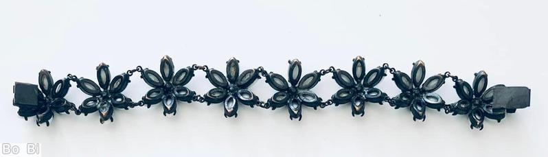 Schreiner connected 8 flower necklace flower 6 navette 1 chaton milk white navette crystal chaton gunmetal jewelry