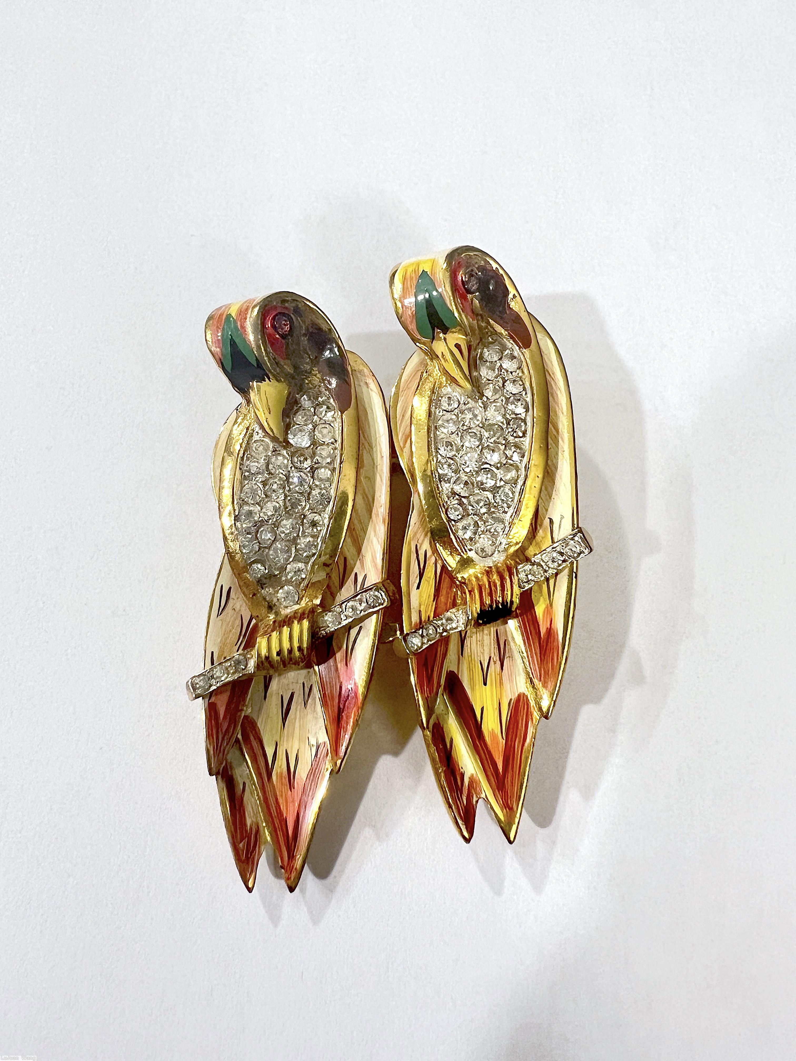 Schreiner head bowed parrot standing on branch duette pin enamel primary color gold 2nd color red 3rd color stone small crystal chaton material sterline silver coating gold wash jewelry