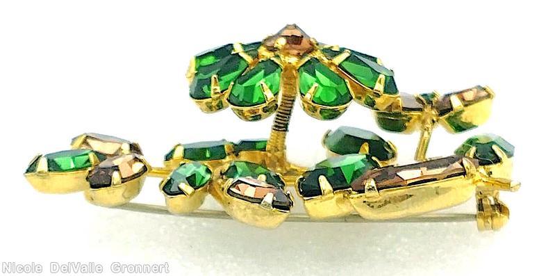 Schreiner 1 trembler flower single branch pin 8 teardrop chaton center flower emerald brown goldtone jewelry