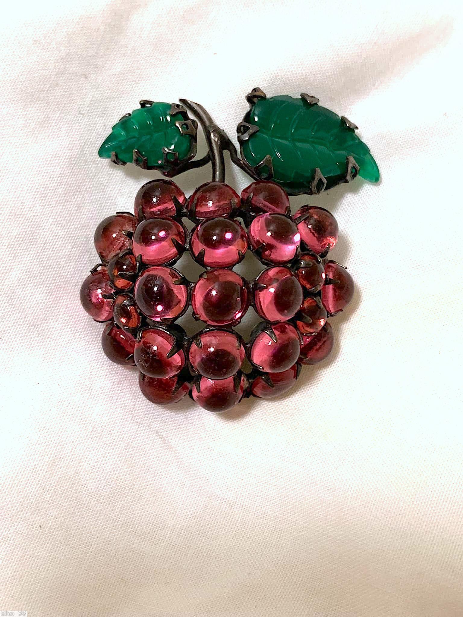 Schreiner 2 carved leaf domed clustered ball berry pin 1 large leaf 1 small leaf short hammered stem clear raspberry small round cab green carved leaf jewelry