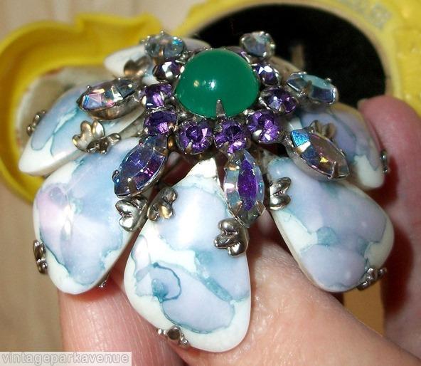 Schreiner 2 level 7 marblized stone radial domed pin top level 7 navette round cab center stone 10 surrounding chaton blue marblized stone purple chaton emerald round cab stone ab navette silvertone jewelry