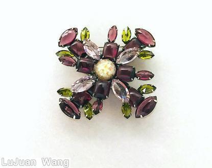 Schreiner 2 level radial cross pin top level chaton center 4 emerald cut 4 navette surrounding bottom 4 emerald cut 12 navette lavender peridot jewelry