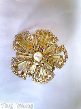 Schreiner 2 level radial keystone pin chaton center top 5 peta shaped frame bottom 5 groups of 3 keystone champagne glass keystone peach inverted small stone faux pearl center goldtone jewelry