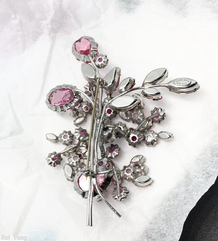 Schreiner 2 trembler flower 3 branch bunch pin 1 large teardrop 2 large oval cab pink large open back faceted teardrop fuchsia silvertone navette chaton jewelry