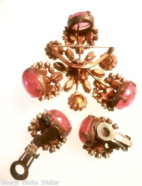 Schreiner 3 clustered end radial double triangle geometric pin large oval cab end large chaton center peridot faux pearl crystal peach carnelian jewelry