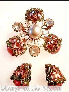 Schreiner 3 clustered end radial double triangle geometric pin large oval cab end large chaton center peridot faux pearl crystal peach carnelian jewelry
