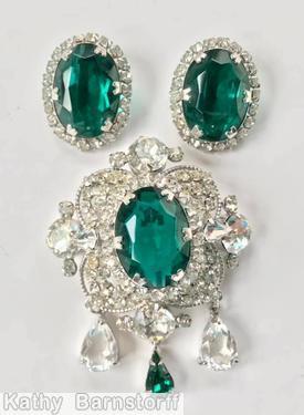 Schreiner 3 dangle top down pin large oval cab center top surrounding 3 round small stone in 4 wired pedal 4 large chaton emerald crystal silvertone jewelry