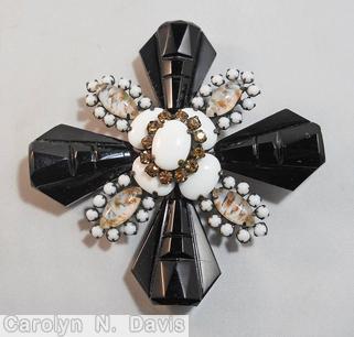 Schreiner 4 carved art glass 4 oval cab center cross pin jet white white seeds white venetian jewelry