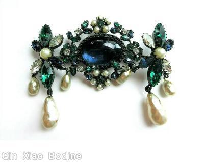 Schreiner 4 clustered flower 4 branch dangling pin large oval center 2 dangling part with 6 navette 3 dangling stone at horizontal end large navy oval cab center baroque pearl dangling emerald crystal navette faux pearl jewelry