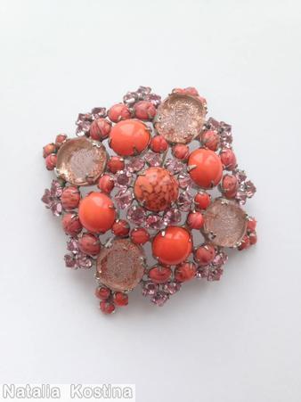 Schreiner 4 large chaton corner domed radial diamond shaped pin coral matrix coral ice pink clear peach jewelry