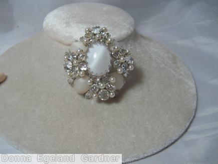 Schreiner 4 large oval cab corner radial rectangle pin 1 large oval cab center moonglow white crystal jewelry