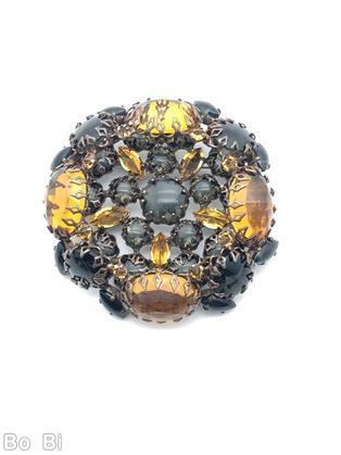 Schreiner 4 large oval stone 4 large round stone wall concave round stone center 5 small chaton surrounding 5 navette amber large oval cab jet round cab amber small navette smoky jewelry