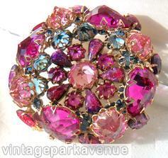 Schreiner 4 large teardrop 4 large inverted stone concave large round faceted chaton 5 small chaton surrounding 5 small teardrop surrounding fuschia large faceted teardrop pale pink large inverted stone pink pale blue inverted small chaton goldtone jewelry