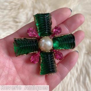 Schreiner 4 large trapezoid shaped molded stone cross pin 4 teardrop large round cab center filigree metal back cover emerald large molded stone pink faceted teardrop faux pearl center goldtone jewelry
