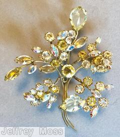 Schreiner 4 trembling flower bunch pin 3 branch 2 large faceted clear cut crystal champagne jewelry