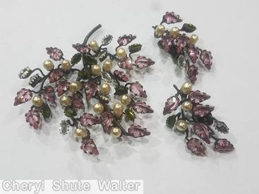 Schreiner 5 floral branch pin faceted teardrop clear peach faux pearl dark green japanned jewelry