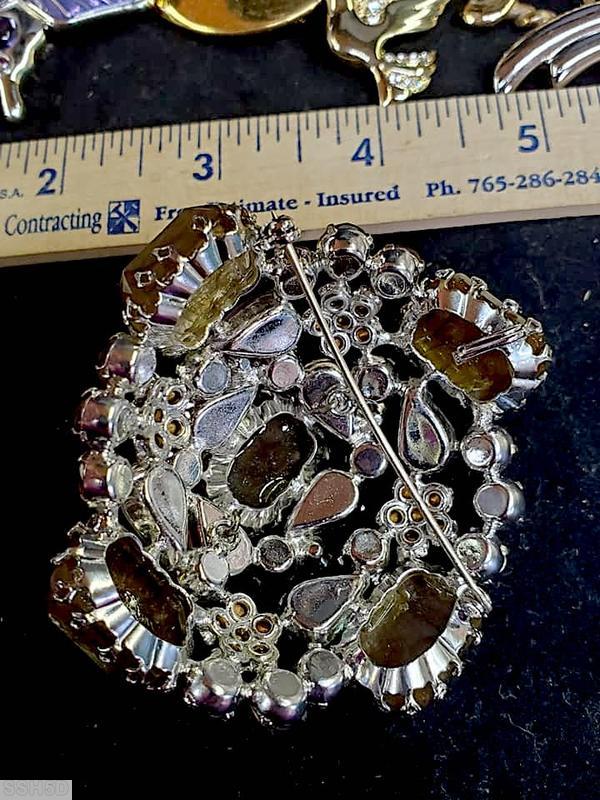 Schreiner 5 large emerald cut domed swirled radial pin 4 flower head 8 teardrop pale pin translucent teardrop amber ice pink flower head marbled brown large emerald cut silvertone jewelry