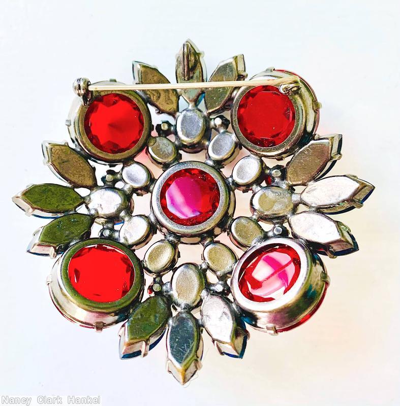 Schreiner 5 large inverted stone square shaped pin 1 large inverted stone center 8 small oval surrounding stone ruby large faceted inverted stone royal blue small oval faceted stone jewelry