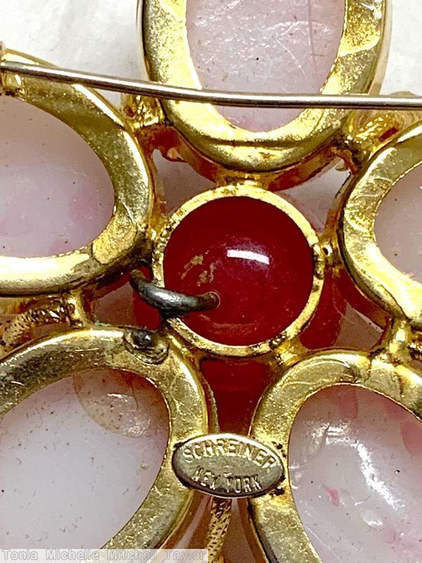 Schreiner 5 large oval cab 5 small chaton branch radial pin large chaton center pale pink marbled moon rock large oval art glass fuschia marble bubble opaque pink small chaton goldtone jewelry