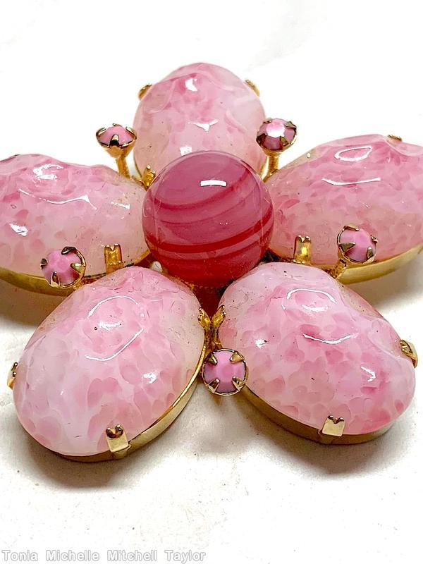 Schreiner 5 large oval cab 5 small chaton branch radial pin large chaton center pale pink marbled moon rock large oval art glass fuschia marble bubble opaque pink small chaton goldtone jewelry