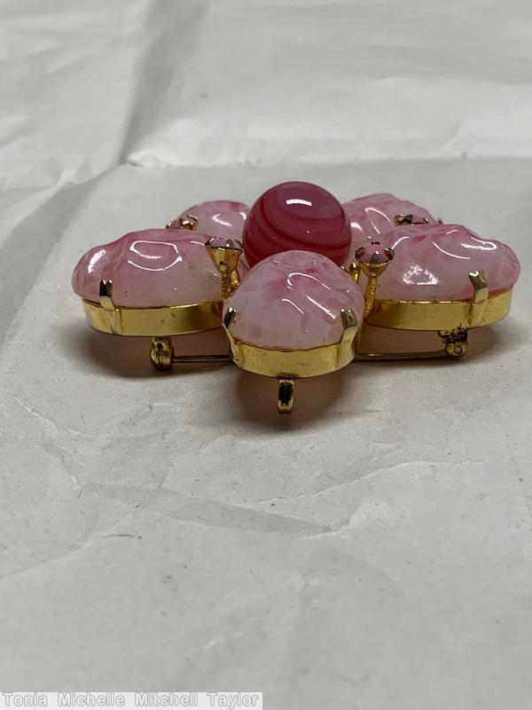 Schreiner 5 large oval cab 5 small chaton branch radial pin large chaton center pale pink marbled moon rock large oval art glass fuschia marble bubble opaque pink small chaton goldtone jewelry