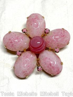 Schreiner 5 large oval cab 5 small chaton branch radial pin large chaton center pale pink marbled moon rock large oval art glass fuschia marble bubble opaque pink small chaton goldtone jewelry