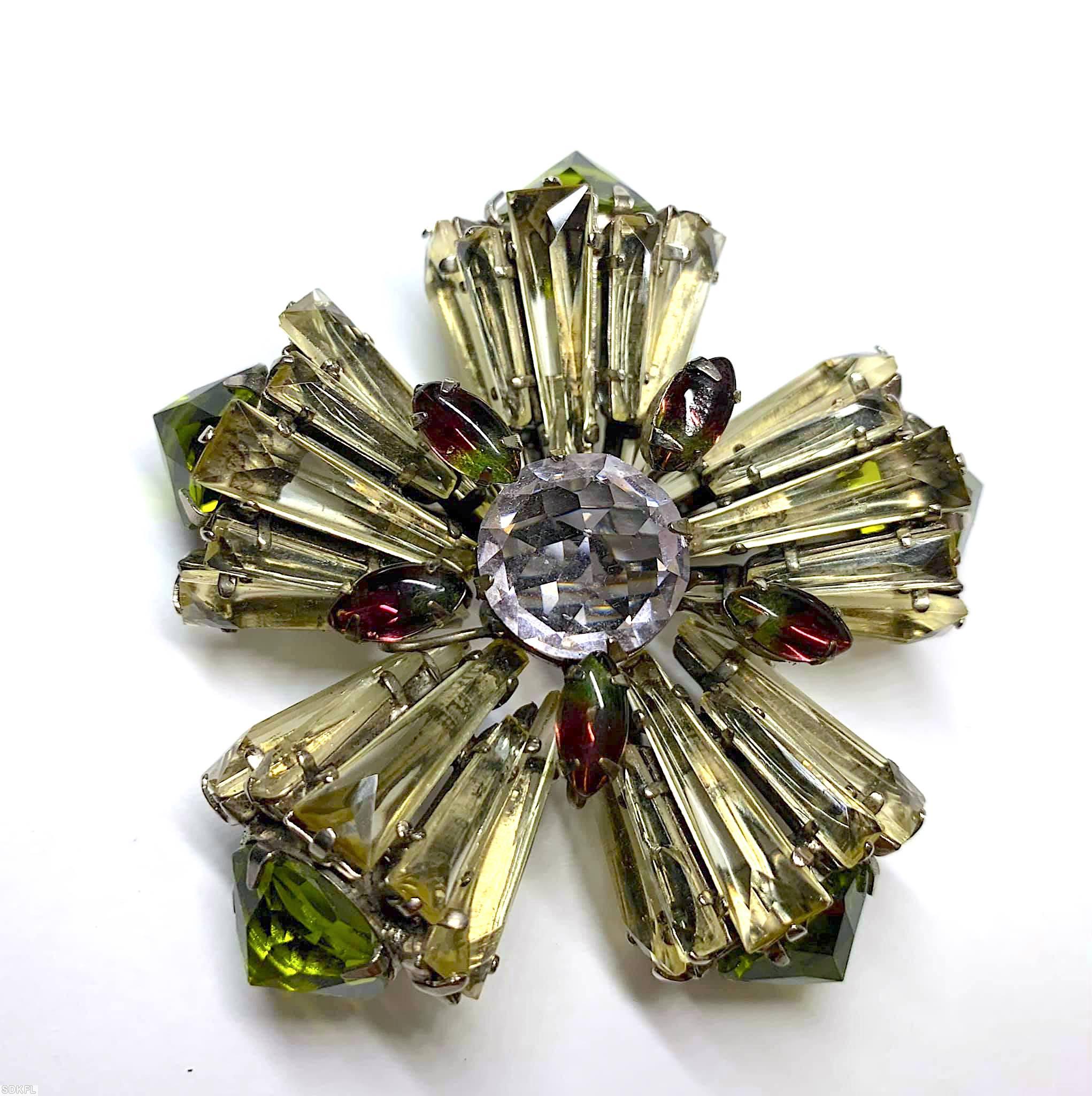 Schreiner 5 petal keystone radial 2 level pin pointy stone end faceted chaton center 5 navette top level champagne glass keystone peridot large faceted inverted bi color ruby green navette large faceted round center stone jewelry