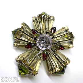 Schreiner 5 petal keystone radial 2 level pin pointy stone end faceted chaton center 5 navette top level champagne glass keystone peridot large faceted inverted bi color ruby green navette large faceted round center stone jewelry