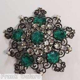 Schreiner 6 chaton scrollwork pentagon shaped pin emerald faceted chaton crystal jewelry