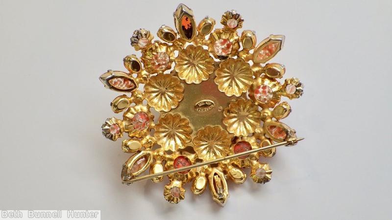 Schreiner 6 impressed metal deco ball round pin peach venetian goldtone jewelry