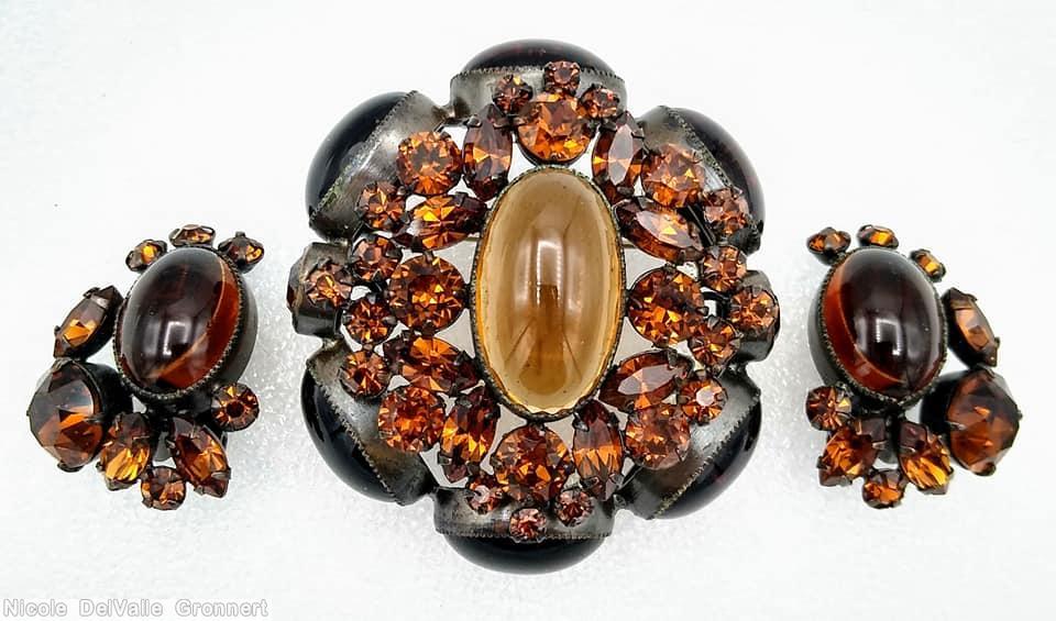 Schreiner 6 large oval cab wall domed pin large oval cab center navette chaton surrounding topaz bezel setting jewelry