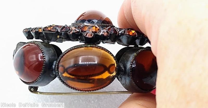 Schreiner 6 large oval cab wall domed pin large oval cab center navette chaton surrounding topaz bezel setting jewelry