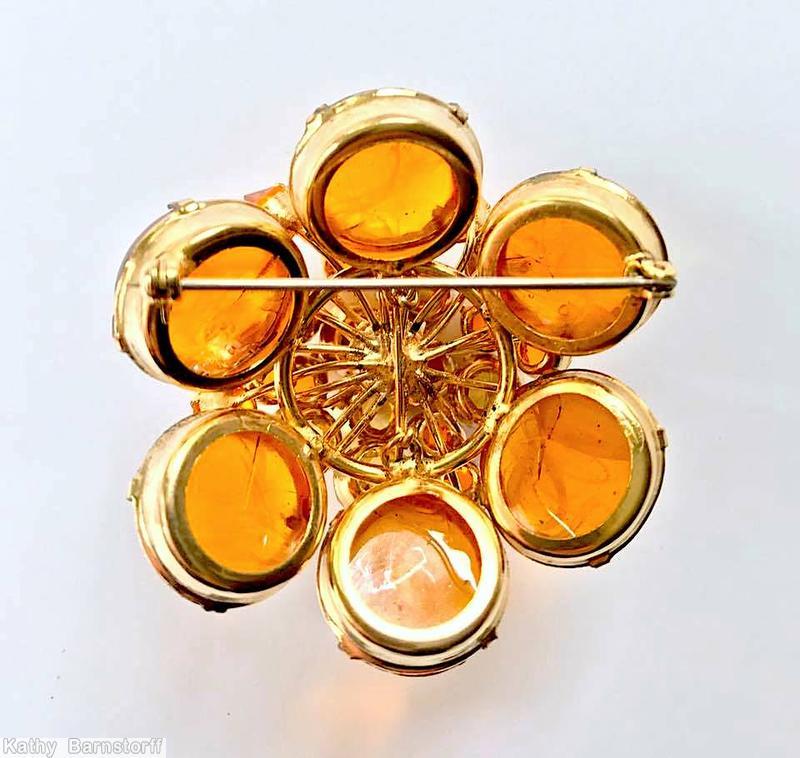 Schreiner 6 large round cab side domed round pin 10 chaton center marbled amber round cab clear champgne goldtone jewelry