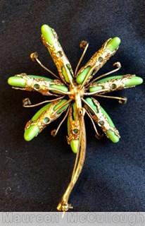 Schreiner 7 elongated banana shaped stone radial flower pin 7 wired single stone branch green fuchsia goldtone jewelry