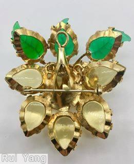 Schreiner 7 large teardrop 3 engraved leaf berry pin clear champagne coral green engraved leaf jewelry