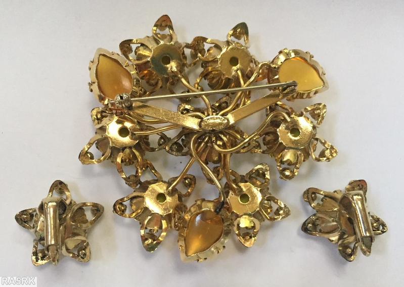 Schreiner 7 star bunch pin 3 large teardrop lime disc white seeds clear champagne goldtone jewelry