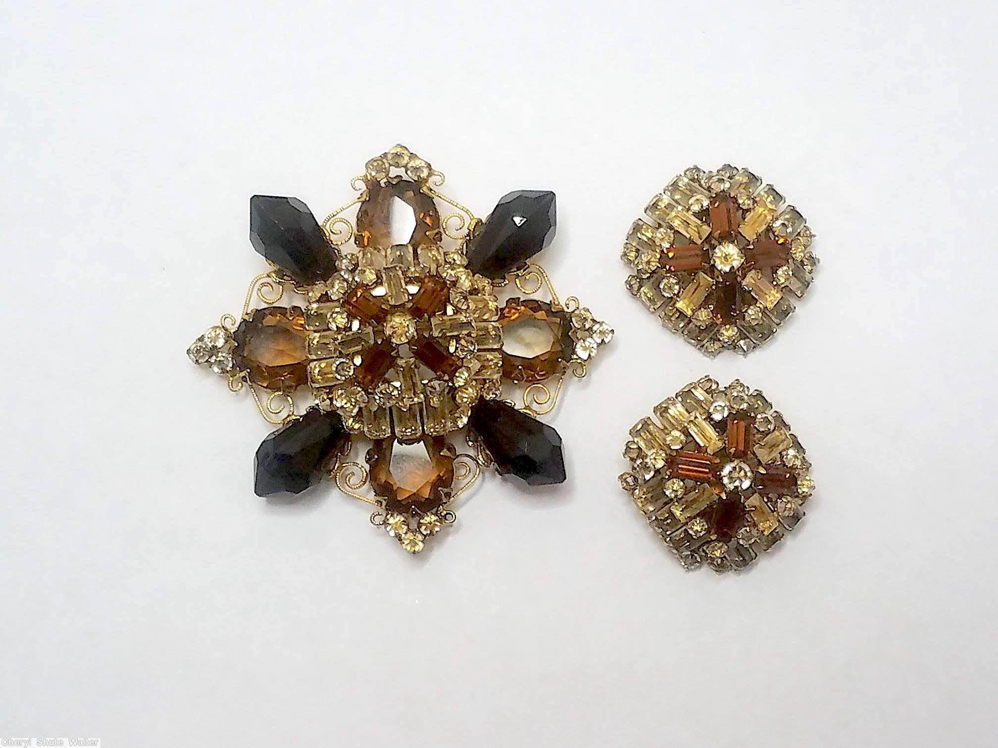 Schreiner 8 branch radial 2 level pin scrollwork 4 pointy teardrop filigree hook eye jet faceted spear shaped stone brown faceted teardrop goldtone jewelry