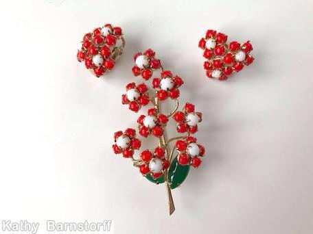 Schreiner 8 clustered flower bush pin 2 leaf long stem red white emerald goldtone jewelry
