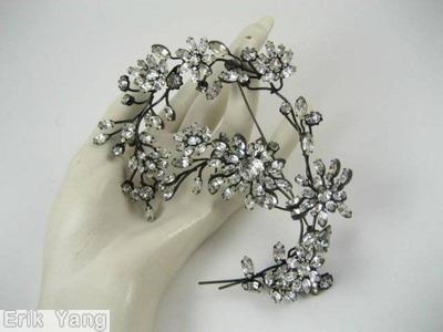 Schreiner 8 flower long branch pin crystal japanned jewelry