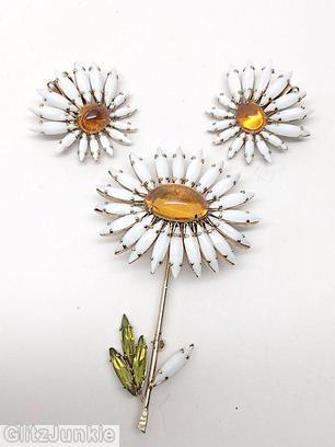 Schreiner black eye daisy pin long stem large oval center 20 petal 4 leaf white navette topaz large oval center jewelry