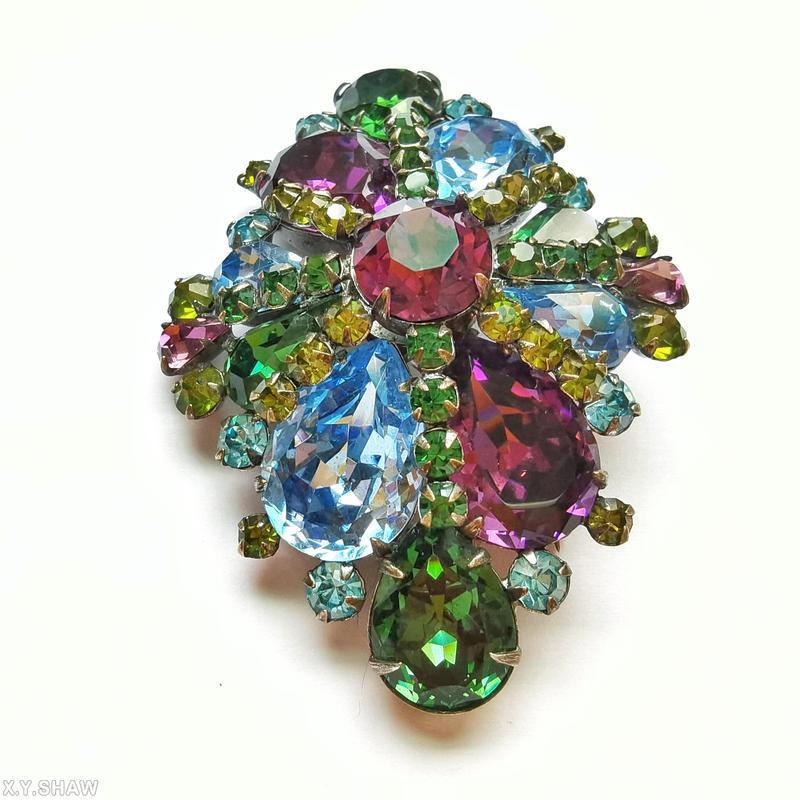 Schreiner diamond shaped radial pin 6 large teardrop 4 regular teardrop 8 short bar of small chaton ice blue purple green peridot goldtone jewelry