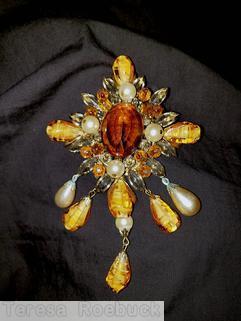 Schreiner diamond shaped top down 5 dangle pin large oval center 4 bead corner hook eye brown metalic faux pearl smokey clear marbled honey gold tone jewelry