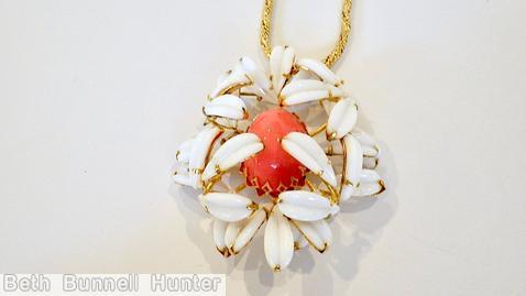 Schreiner dimensional 3 level oval pin large oval cab center petal stone top petal stone bottom white petal stone coral large oval cab goldtone jewelry