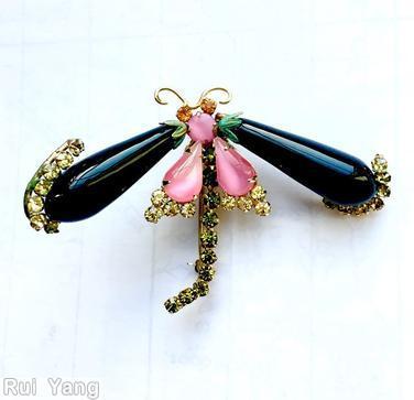 Schreiner elongated teardrop wing dragonfly pin 7 small stone in a row 10 chaton body jet moonglow pink peridot clear champagne amber jewelry