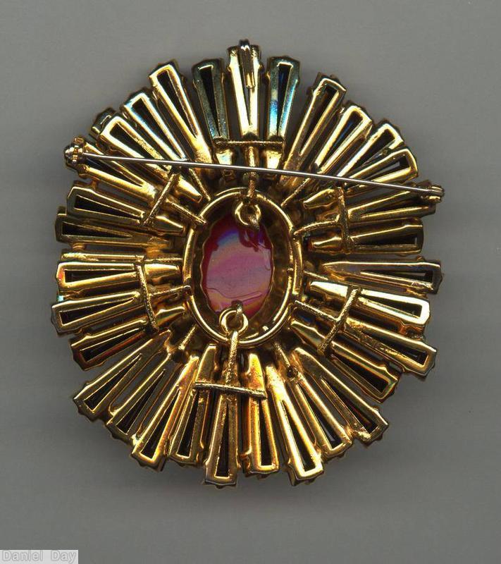 Schreiner giant ruffle keystone large oval center coral crystal jet goldtone jewelry