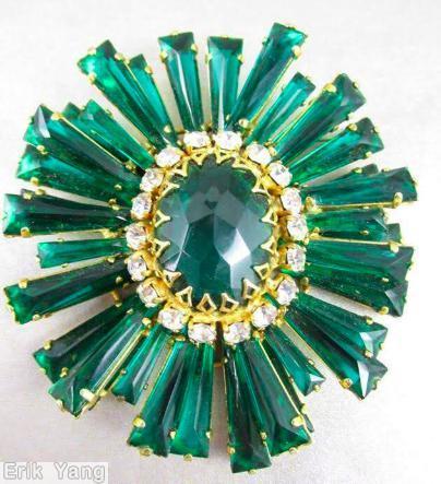 Schreiner giant ruffle keystone large oval center emerald crystal goldtoned jewelry