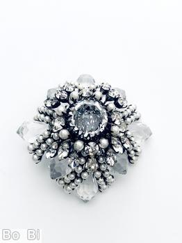 Schreiner highly domed 8 large faceted teardrop radial pin large inverted stone center 8 surrounding small faux pearl 4 surrounding small chaton 16 branch of 4 faux pearl large faceted crystal teardrop large faceted inverted stone center faux pearl filigree back jewelry