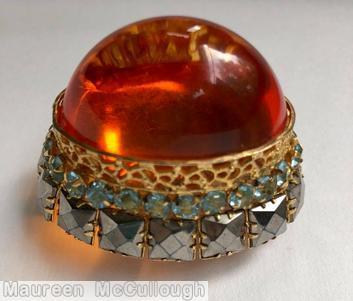 Schreiner large highly domed oval shaped jelly belly pin large half egg shaped jelly belly center 15 small square stone at side clear carnelian clear aqua metalic silver goldtone jewelry